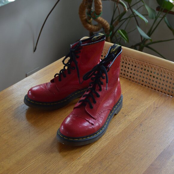 Bright Red Lace Up Dr. Martens Size EU 41 US 9 - Picture 3 of 6